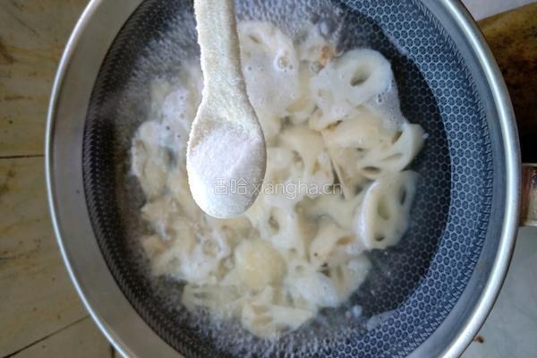 泡椒藕块的做法图解3