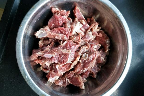彩椒炒牛肉的做法图解1
