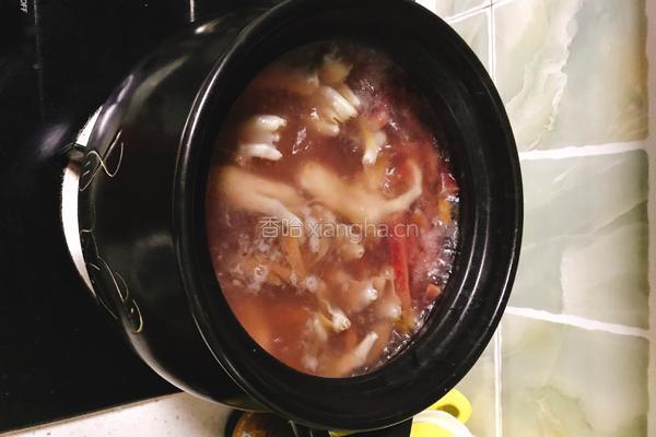 酸萝卜鸭掌汤的做法图解4