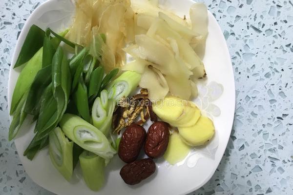 花胶玉竹排骨汤的做法图解5