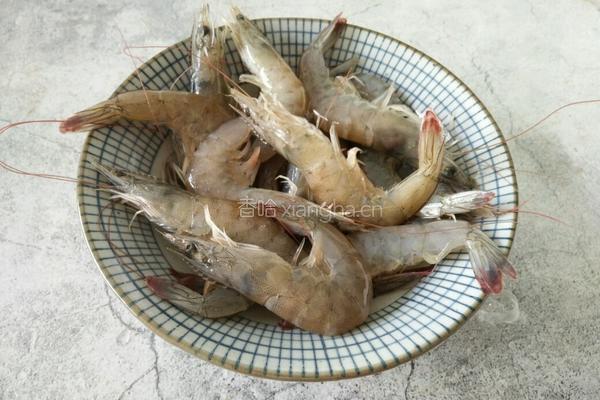 中餐厅2――面包屑炒虾的做法图解1