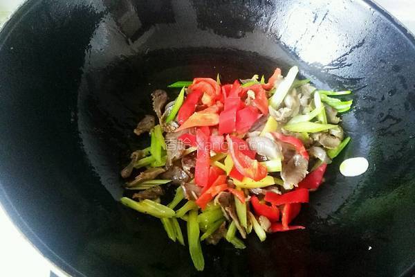 芹菜炒鸭胗的做法图解7