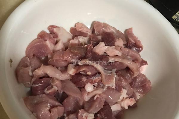 家常酥肉的做法图解1