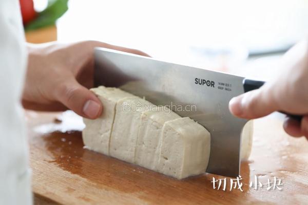 一口爆汁的香煎豆腐的做法图解1