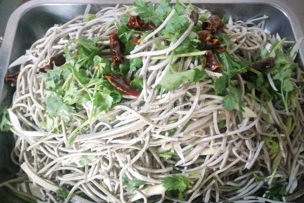 凉拌豆腐丝的做法图解4