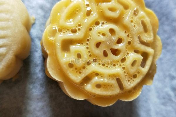 莲蓉蛋黄月饼的做法图解17