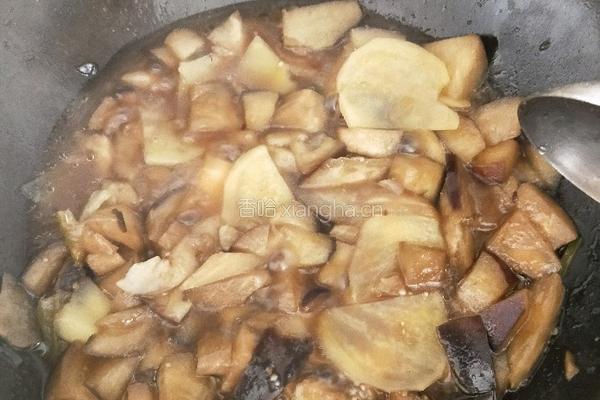 土豆炖茄子的做法图解7