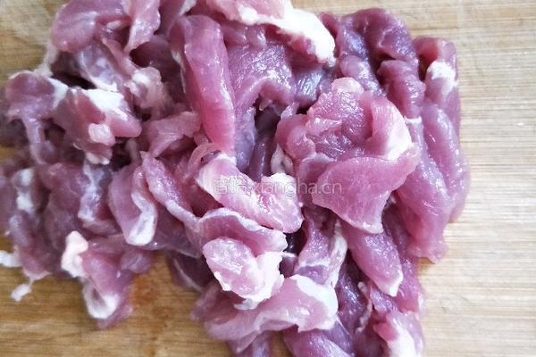 大葱炒肉的做法图解2
