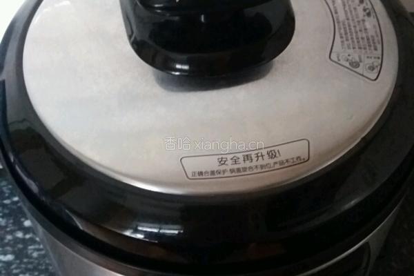 乌鸡火腿花胶汤的做法图解6