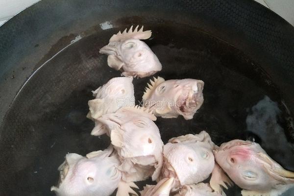 辣炒鸡头的做法图解3