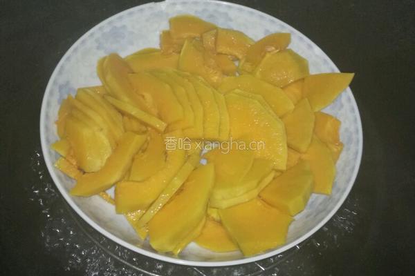 椰丝南瓜饼的做法图解1