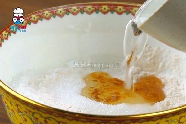如懿传藕粉桂糖糕的做法图解1