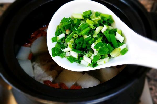 牛腩萝卜汤的做法图解7