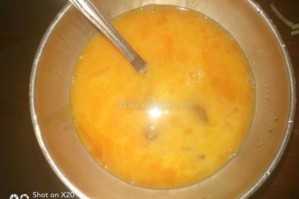 韭菜鸡蛋粉丝虾皮饺子的做法图解3