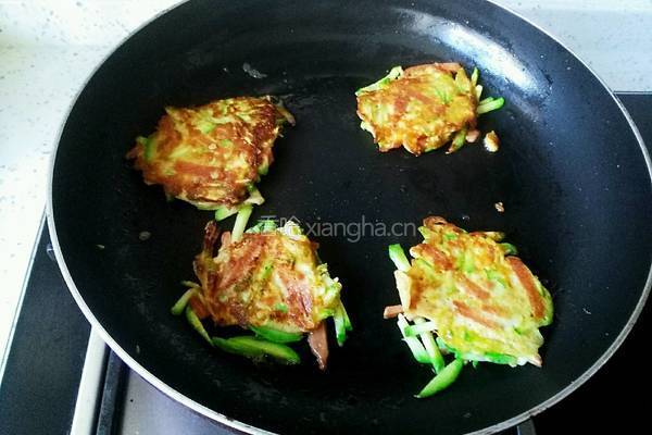 西葫芦煎饼的做法图解8