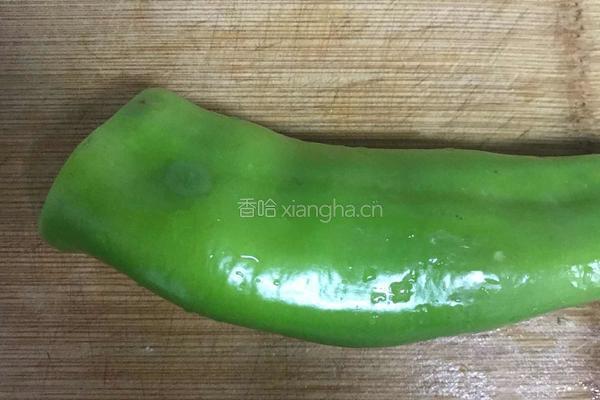 辣椒炒蛋的做法图解1