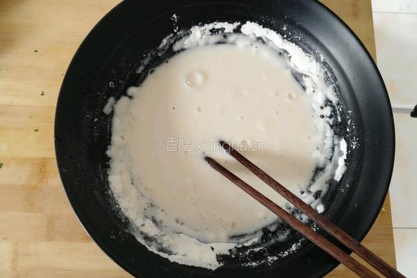芹菜叶鸡蛋饼的做法图解3