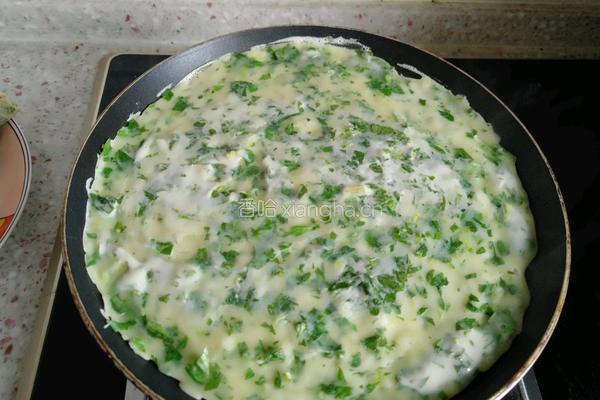 芹菜叶鸡蛋饼的做法图解9