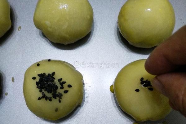 蛋黄酥的做法图解18