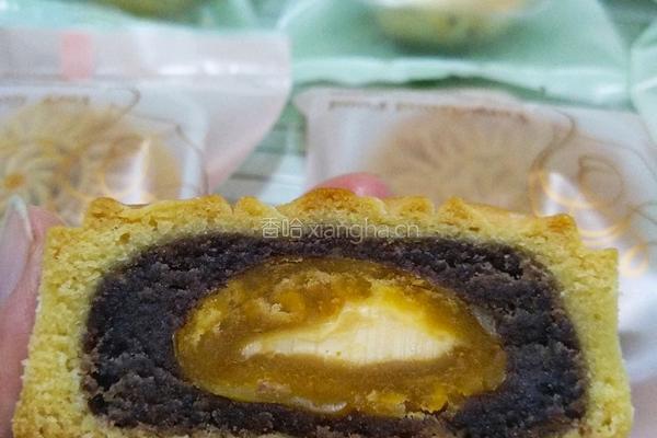 蛋黄豆沙月饼的做法图解20