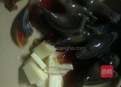 蚕菜皮蛋汤的做法图解2