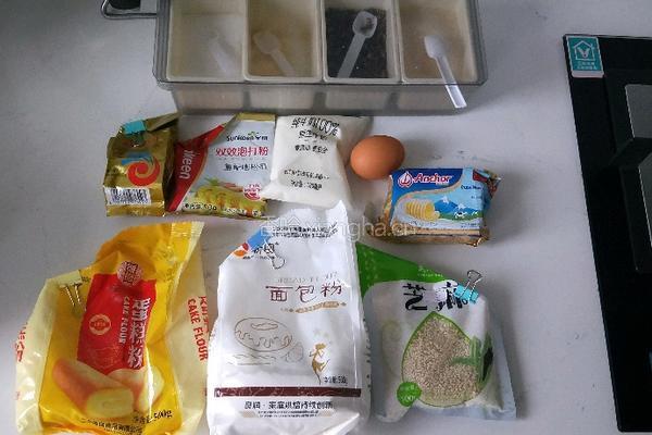 蜂蜜脆底小面包(详细步骤一次成功)的做法图解1