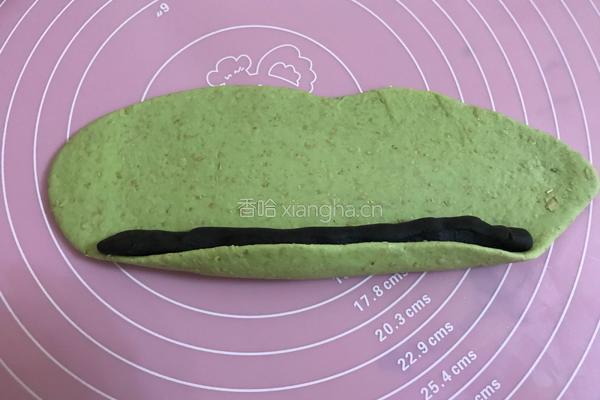 无油酸奶全麦抹茶黑芝麻贝果的做法图解5
