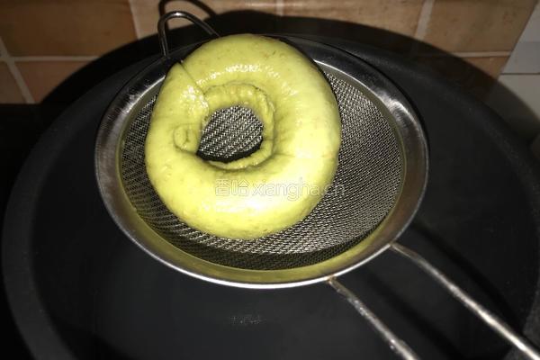 无油酸奶全麦抹茶黑芝麻贝果的做法图解10