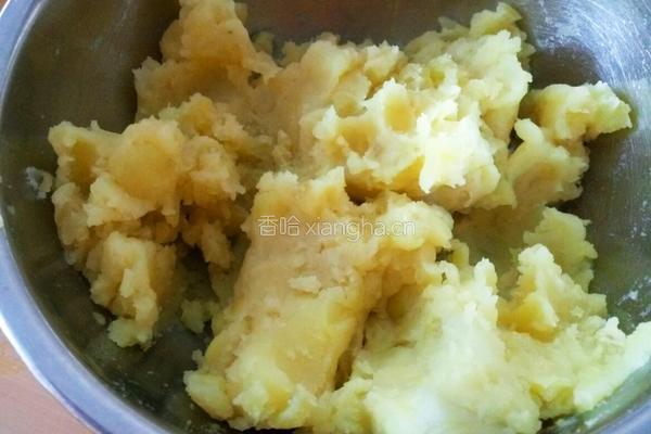 炸什锦土豆泥球的做法图解4