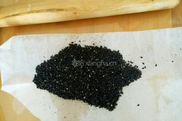 波兰种黑芝麻吐司的做法图解1