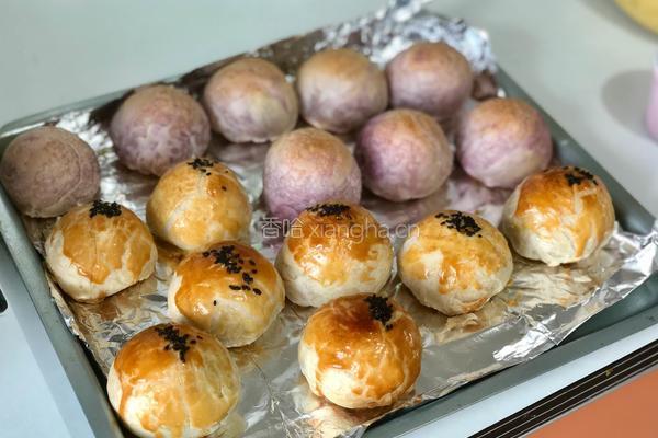 蛋黄酥的做法图解23