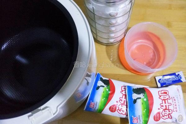 电饭煲酸奶的做法图解1