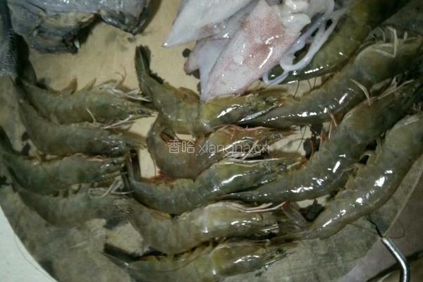 油爆虾鱿鱼的做法图解1