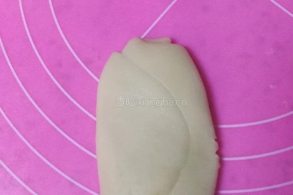 酥皮豆沙蛋黄月饼的做法图解6