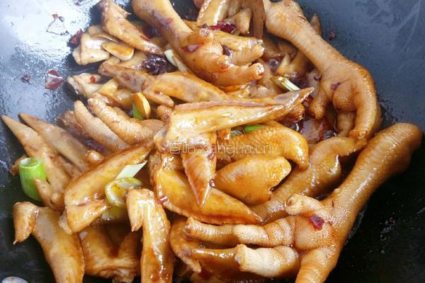 甜辣酱香卤鸡爪的做法图解5