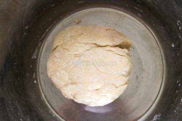 四色莲蓉蛋黄酥的做法图解2