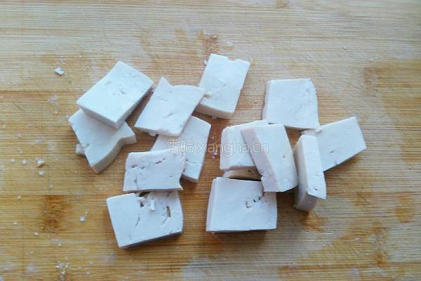 豆腐烧鲫鱼的做法图解2