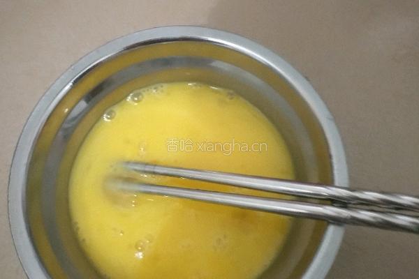 毛豆炒蛋的做法图解3