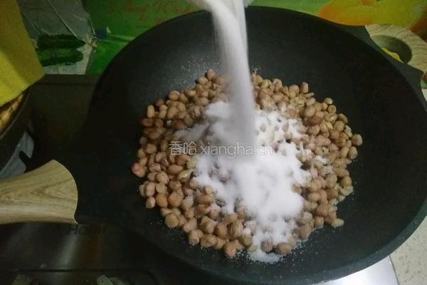 盐爆花生米的做法图解7