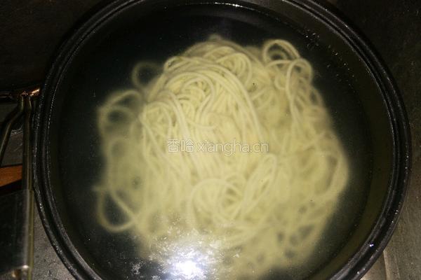 辣笋炒面的做法图解2