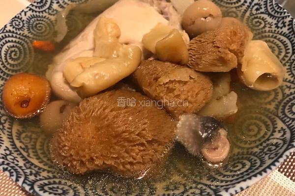 【呷补丨煲汤】猴头菇花胶炖鸡肉汤（3人份）的做法图解9