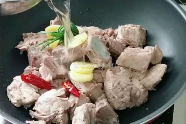 排骨萝卜汤的做法图解5