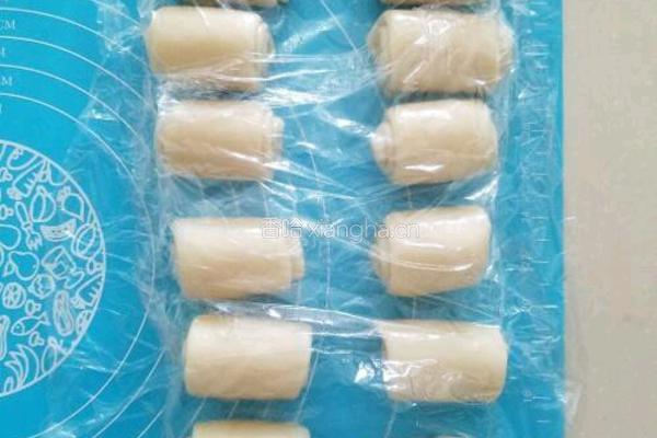 蛋黄酥的做法图解7
