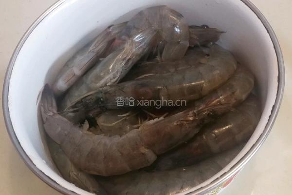 泰式咖喱虾的做法图解1
