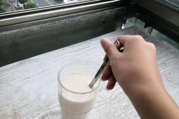 制作非常简单的奶茶的做法图解5