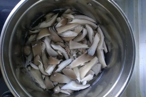 干炸鲜蘑的做法图解1