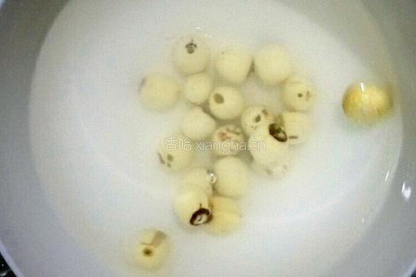 桂圆莲子八宝粥的做法图解4