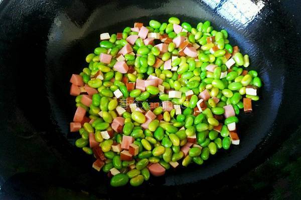 毛豆炒豆干火腿的做法图解6