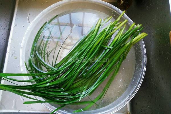 韭菜炒蛋的做法图解2