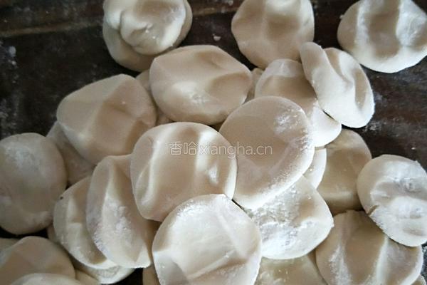 荠菜馅饺子的做法图解4